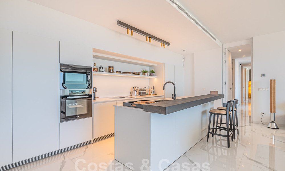 Penthouse de première classe à vendre avec piscine privée et vue panoramique sur la mer dans les collines de Marbella - Benahavis 58475