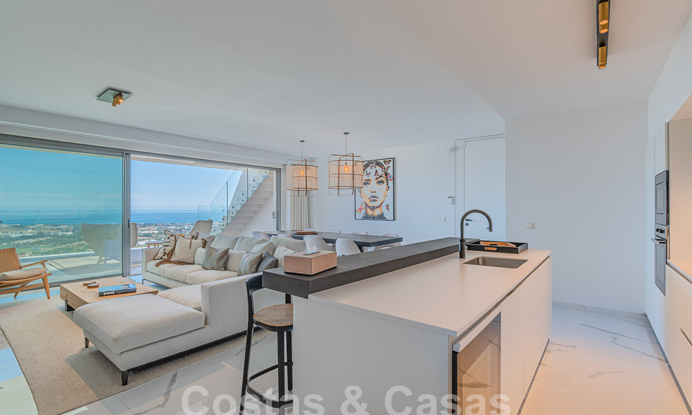 Penthouse de première classe à vendre avec piscine privée et vue panoramique sur la mer dans les collines de Marbella - Benahavis 58477