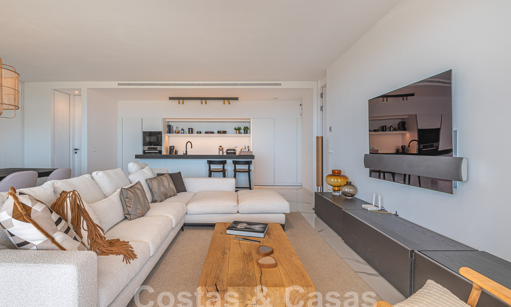 Penthouse de première classe à vendre avec piscine privée et vue panoramique sur la mer dans les collines de Marbella - Benahavis 58480