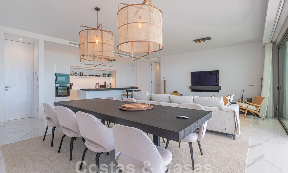 Penthouse de première classe à vendre avec piscine privée et vue panoramique sur la mer dans les collines de Marbella - Benahavis 58481