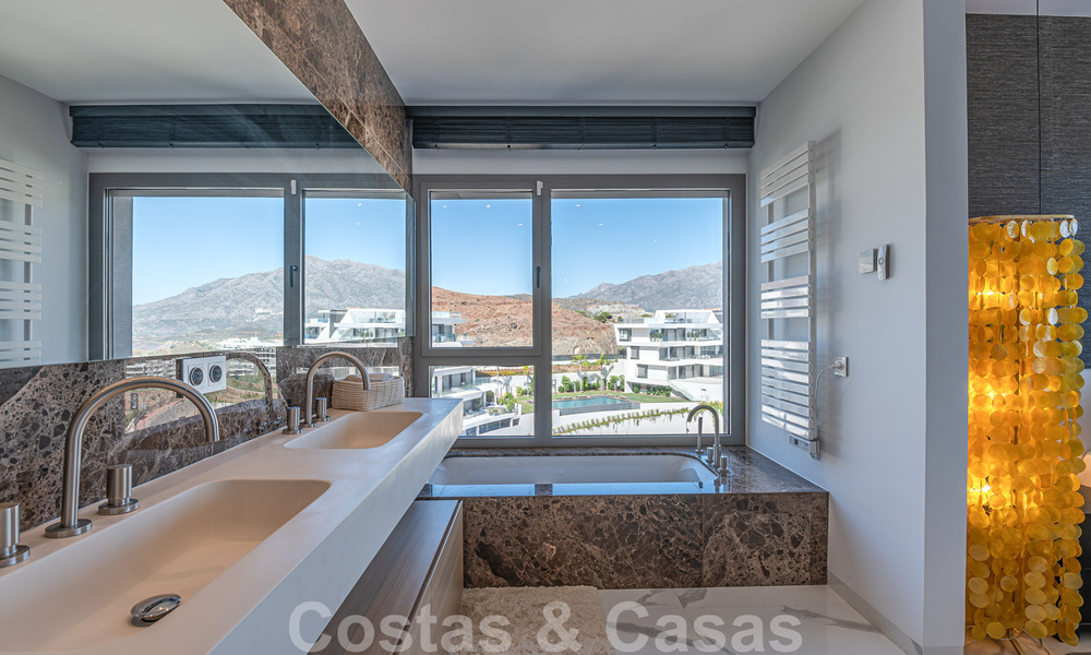 Penthouse de première classe à vendre avec piscine privée et vue panoramique sur la mer dans les collines de Marbella - Benahavis 58492