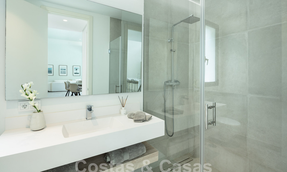 Villa contemporaine à vendre dans une urbanisation protégée sur le nouveau Golden Mile entre Marbella et Estepona 57837