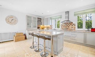 Villa de luxe de style espagnol classique à vendre dans le complexe golfique protégé de La Quinta, Marbella - Benahavis 58266 