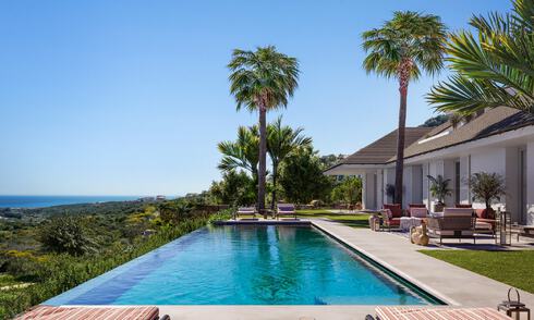 Nouvelle villa de luxe avec piscine à débordement et vue panoramique sur la mer à vendre sur plan, dans un complexe de golf 5 étoiles sur la Costa del Sol 57862