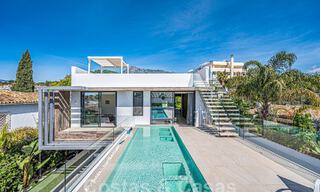 Villa design sophistiquée avec 2 piscines à vendre, à distance de marche de la plage, du centre de Marbella et de toutes les commodités 58542 