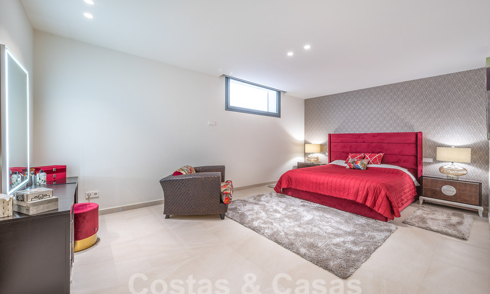 Villa design sophistiquée avec 2 piscines à vendre, à distance de marche de la plage, du centre de Marbella et de toutes les commodités 58547