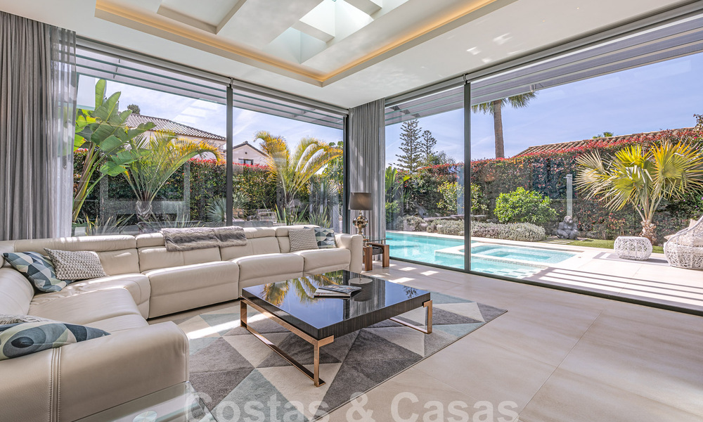 Villa design sophistiquée avec 2 piscines à vendre, à distance de marche de la plage, du centre de Marbella et de toutes les commodités 58556
