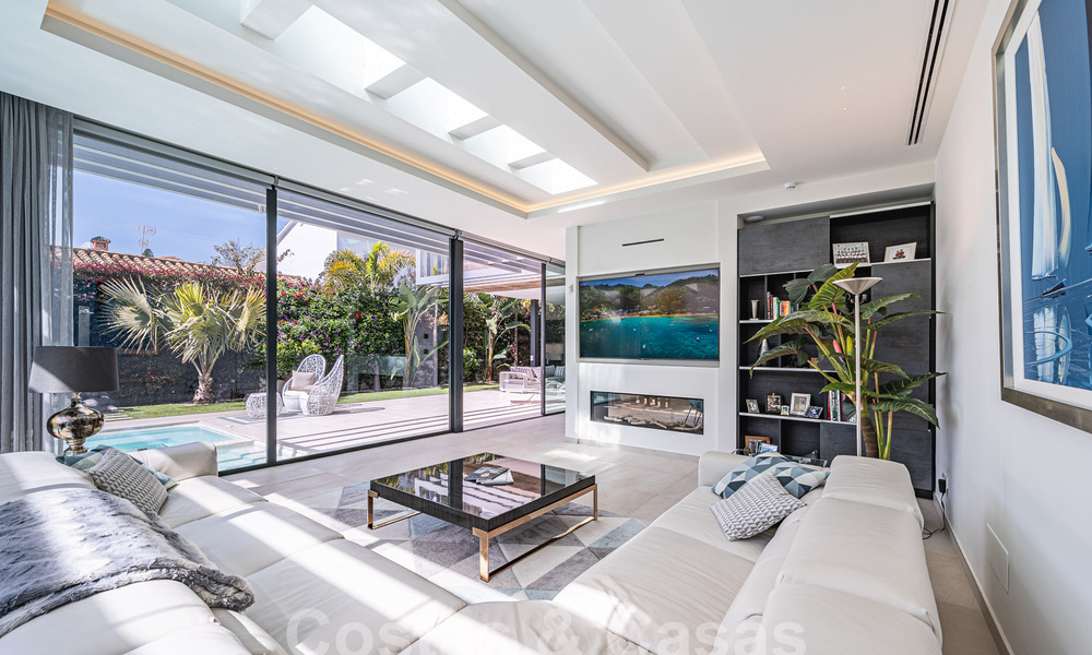 Villa design sophistiquée avec 2 piscines à vendre, à distance de marche de la plage, du centre de Marbella et de toutes les commodités 58558