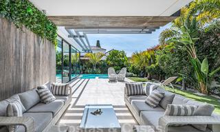 Villa design sophistiquée avec 2 piscines à vendre, à distance de marche de la plage, du centre de Marbella et de toutes les commodités 58560 