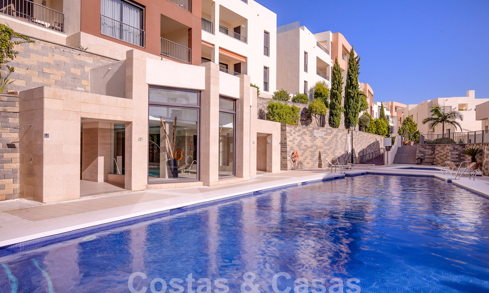 Penthouse moderne à vendre avec vue panoramique sur la mer, dans un complexe de luxe de Los Monteros, Marbella 58278