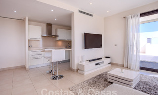Penthouse moderne à vendre avec vue panoramique sur la mer, dans un complexe de luxe de Los Monteros, Marbella 58284 