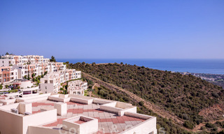 Penthouse moderne à vendre avec vue panoramique sur la mer, dans un complexe de luxe de Los Monteros, Marbella 58293 
