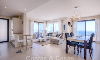 Penthouse moderne à vendre avec vue panoramique sur la mer, dans un complexe de luxe de Los Monteros, Marbella 58295 
