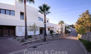 Penthouse moderne à vendre avec vue panoramique sur la mer, dans un complexe de luxe de Los Monteros, Marbella 58304 