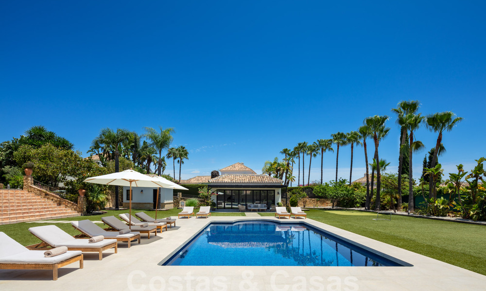 Charmante villa de luxe à vendre avec un style architectural méditerranéen traditionnel sur le nouveau Golden Mile entre Marbella et Estepona 57807