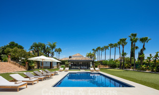 Charmante villa de luxe à vendre avec un style architectural méditerranéen traditionnel sur le nouveau Golden Mile entre Marbella et Estepona 57807 