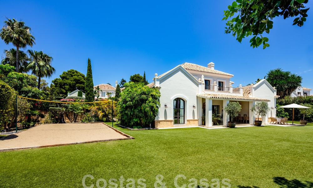 Charmante villa de luxe à vendre avec un style architectural méditerranéen traditionnel sur le nouveau Golden Mile entre Marbella et Estepona 57808