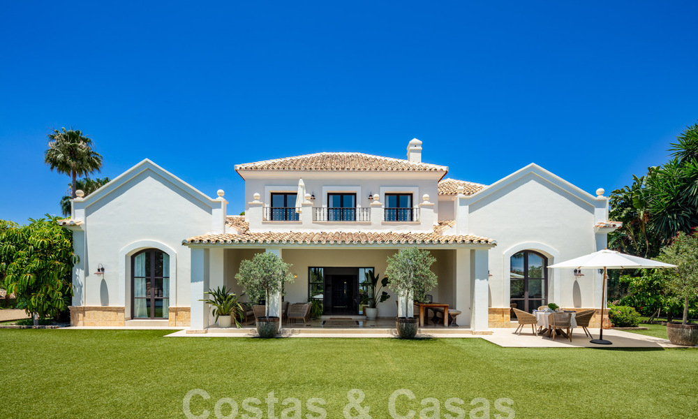 Charmante villa de luxe à vendre avec un style architectural méditerranéen traditionnel sur le nouveau Golden Mile entre Marbella et Estepona 57809