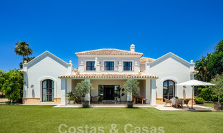 Charmante villa de luxe à vendre avec un style architectural méditerranéen traditionnel sur le nouveau Golden Mile entre Marbella et Estepona 57809 