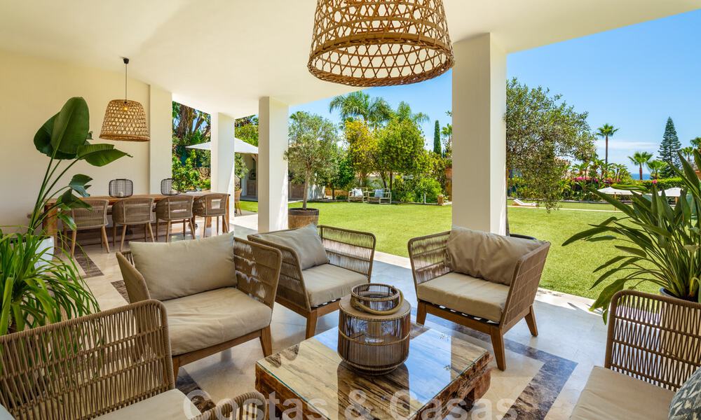 Charmante villa de luxe à vendre avec un style architectural méditerranéen traditionnel sur le nouveau Golden Mile entre Marbella et Estepona 57815
