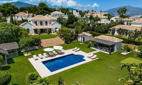 Charmante villa de luxe à vendre avec un style architectural méditerranéen traditionnel sur le nouveau Golden Mile entre Marbella et Estepona 57816