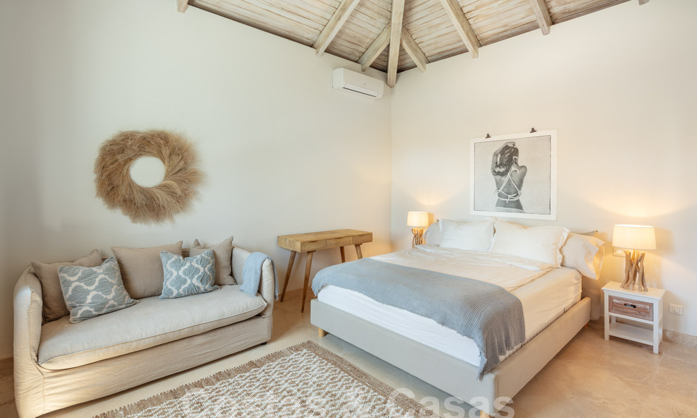 Charmante villa de luxe à vendre avec un style architectural méditerranéen traditionnel sur le nouveau Golden Mile entre Marbella et Estepona 57825