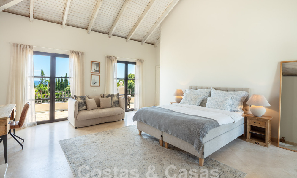Charmante villa de luxe à vendre avec un style architectural méditerranéen traditionnel sur le nouveau Golden Mile entre Marbella et Estepona 57826