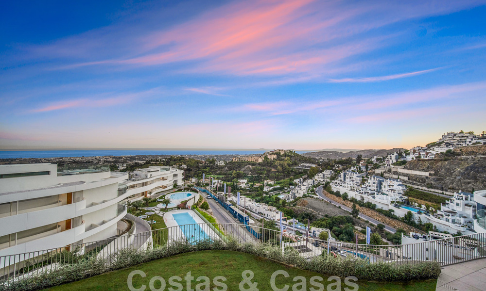 Prestigieux appartement de luxe à vendre avec vue imprenable sur la mer, le golf et les montagnes à Marbella - Benahavis 58440
