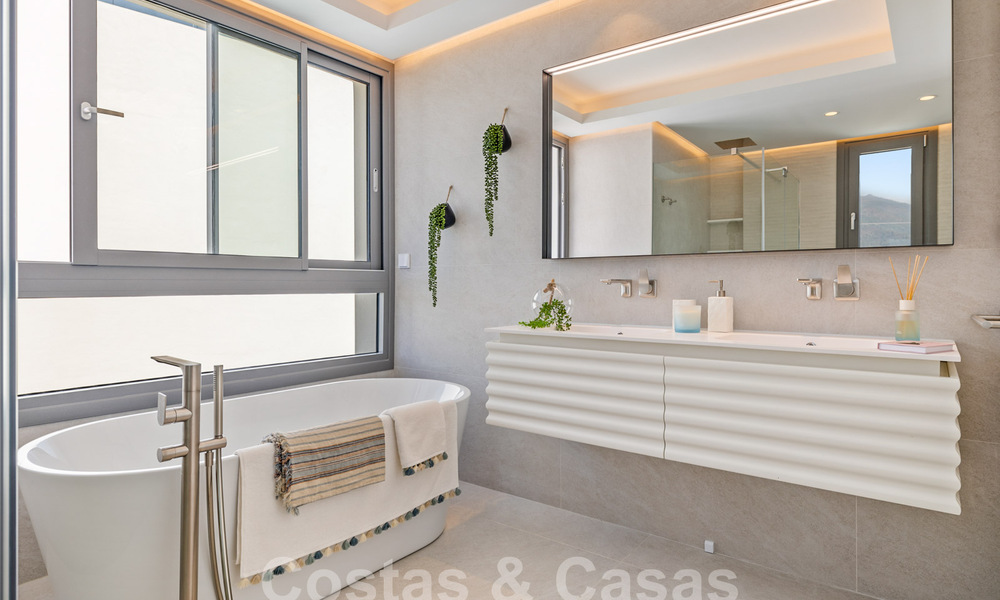 Penthouse moderniste neuf à vendre dans un complexe golfique exclusif sur les hauteurs de Marbella - Benahavis 58401