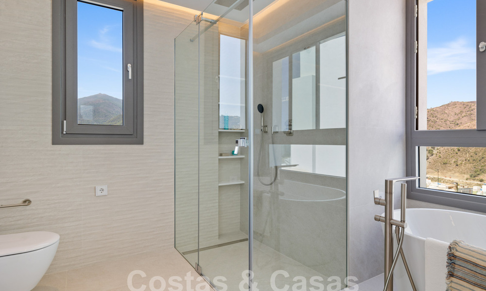 Penthouse moderniste neuf à vendre dans un complexe golfique exclusif sur les hauteurs de Marbella - Benahavis 58402