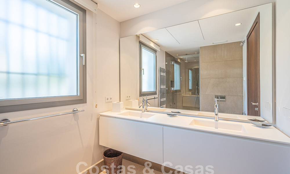 Villa méditerranéenne à vendre à distance de marche de la plage sur le Nouveau Mille d'Or entre Marbella et Estepona 57918