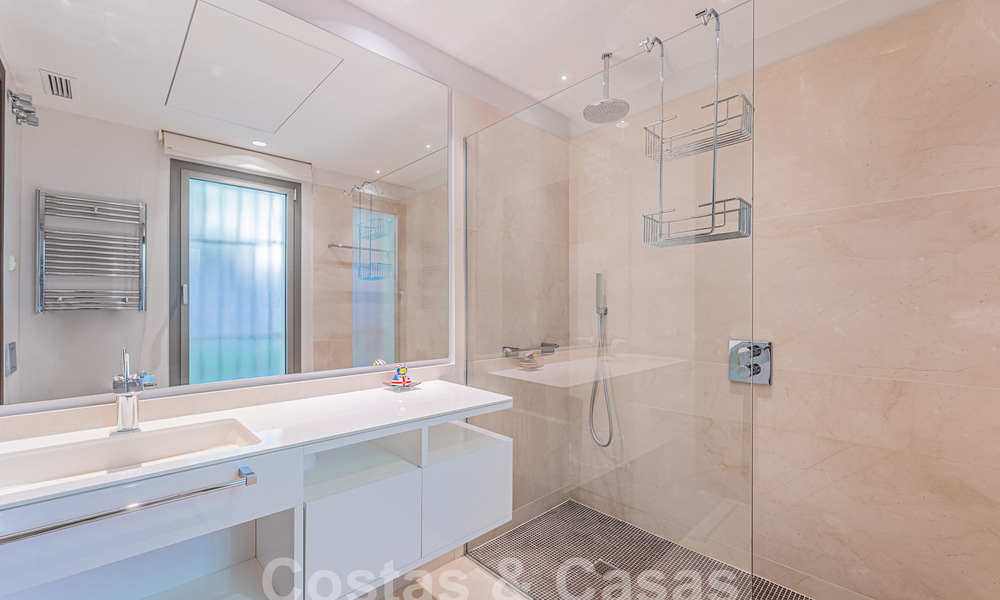 Villa méditerranéenne à vendre à distance de marche de la plage sur le Nouveau Mille d'Or entre Marbella et Estepona 57923