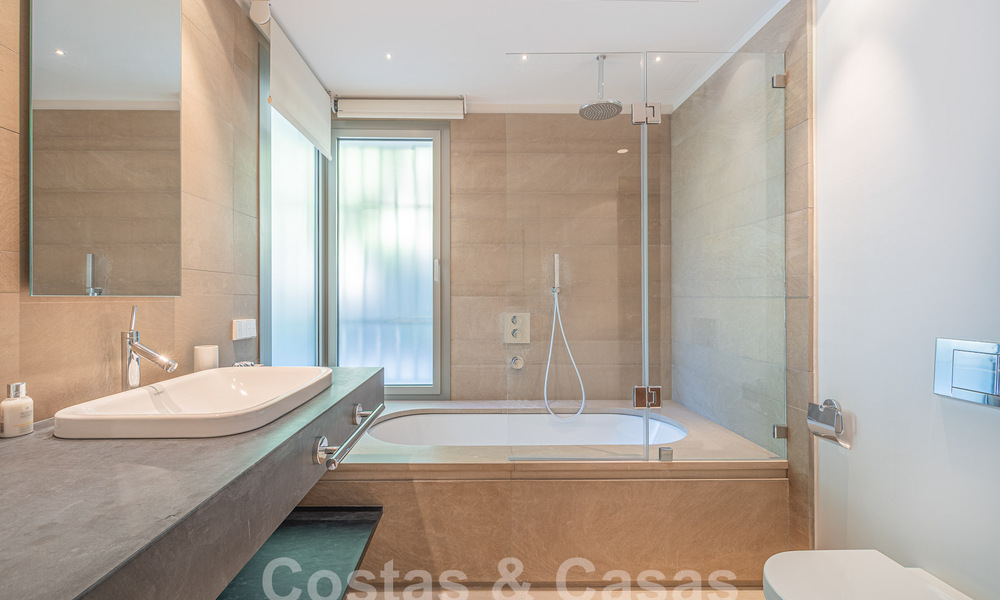 Villa méditerranéenne à vendre à distance de marche de la plage sur le Nouveau Mille d'Or entre Marbella et Estepona 57925