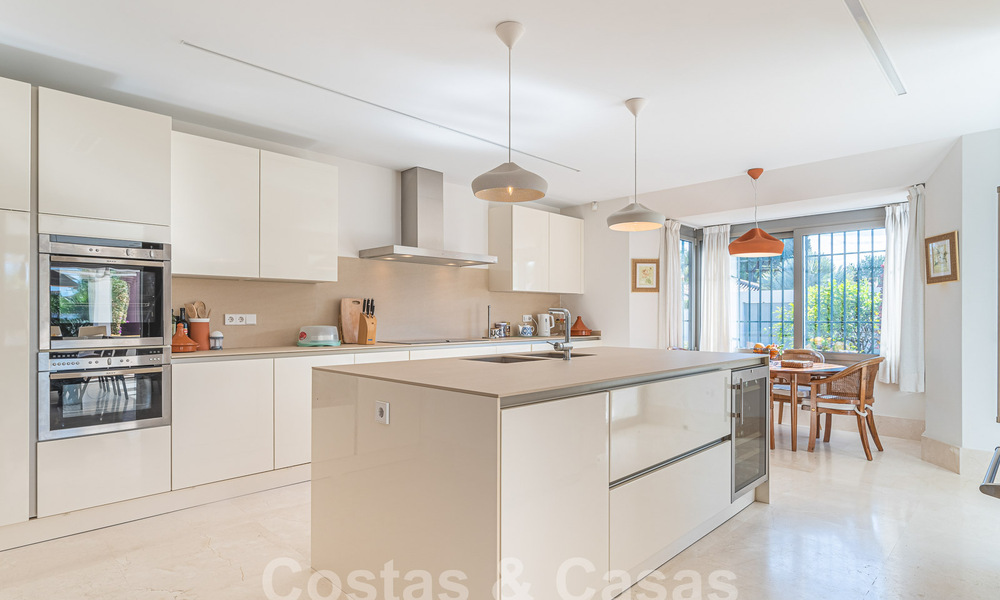 Villa méditerranéenne à vendre à distance de marche de la plage sur le Nouveau Mille d'Or entre Marbella et Estepona 57926