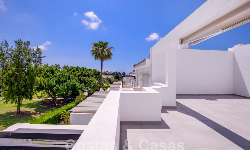Spacieuse maison à vendre avec vue à 360°, adjacente au terrain de golf de La Quinta, Marbella - Benahavis 57978