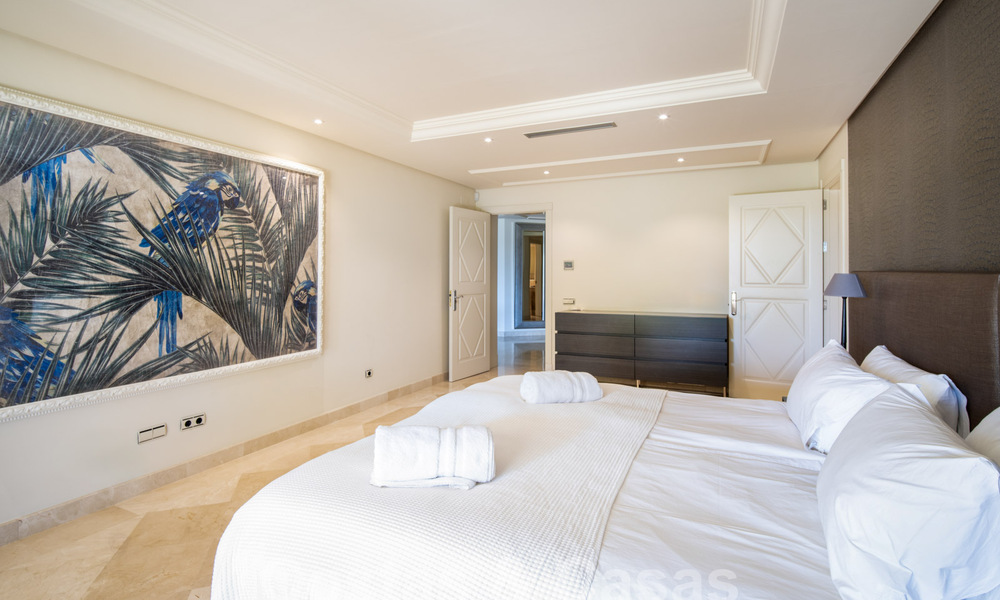 Appartement de luxe à vendre avec piscine privée dans un complexe haut de gamme à Nueva Andalucia, Marbella 58054