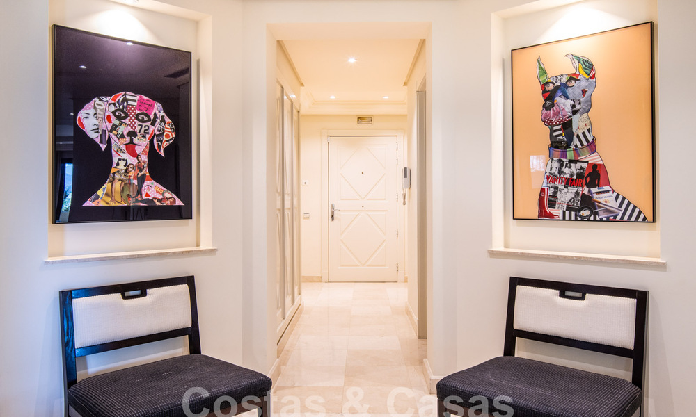 Appartement de luxe à vendre avec piscine privée dans un complexe haut de gamme à Nueva Andalucia, Marbella 58061
