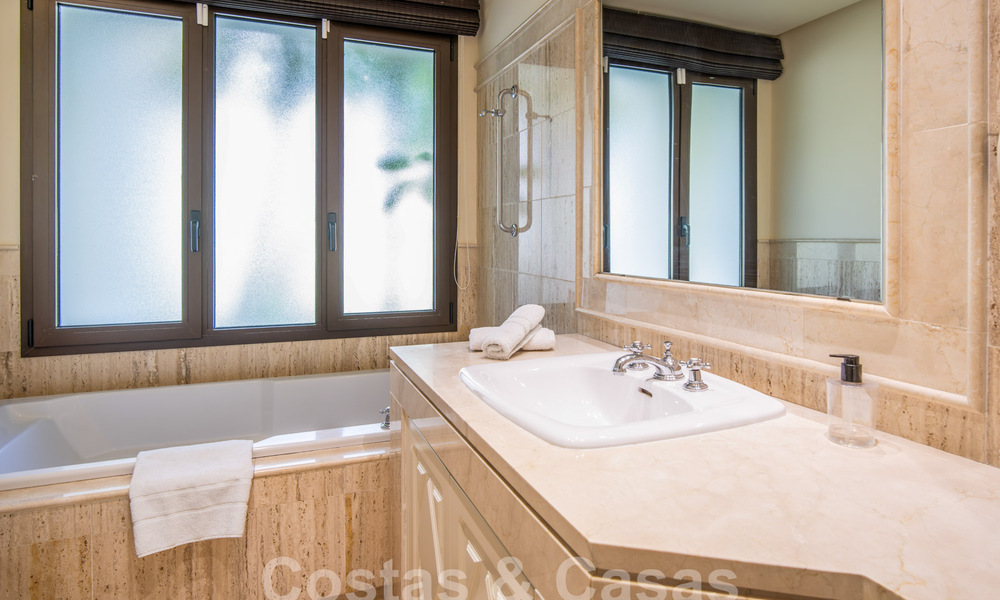 Appartement de luxe à vendre avec piscine privée dans un complexe haut de gamme à Nueva Andalucia, Marbella 58068