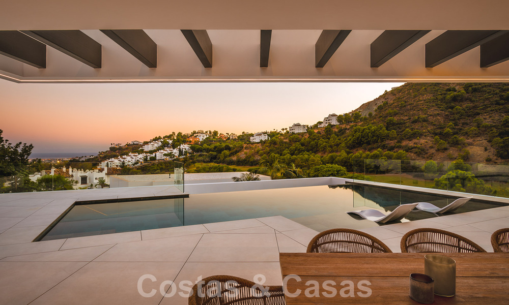 Villa de luxe à vendre dans un complexe de golf exclusif et fermé avec vue panoramique à La Quinta, Marbella - Benahavis 59076