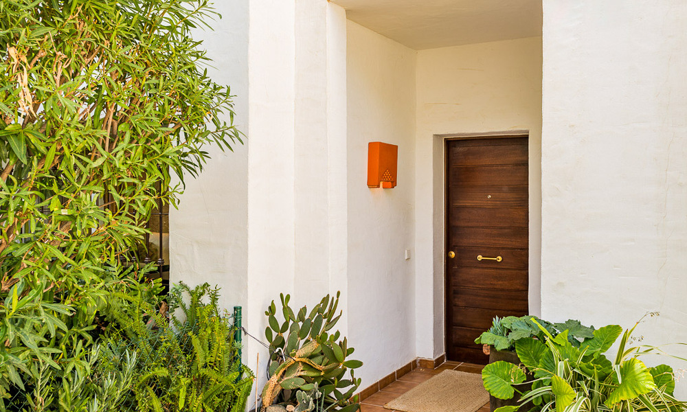 Charmant appartement avec jardin à vendre dans un complexe résidentiel privilégié à La Quinta, Marbella – Benahavis 58604