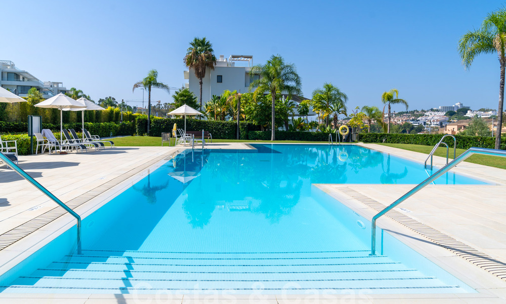 Penthouse moderne avec solarium spacieux à vendre sur le nouveau Golden Mile entre Marbella et Estepona 58787