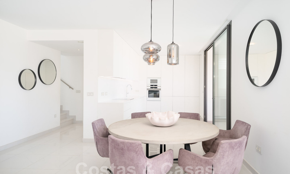 Penthouse moderne avec solarium spacieux à vendre sur le nouveau Golden Mile entre Marbella et Estepona 58791