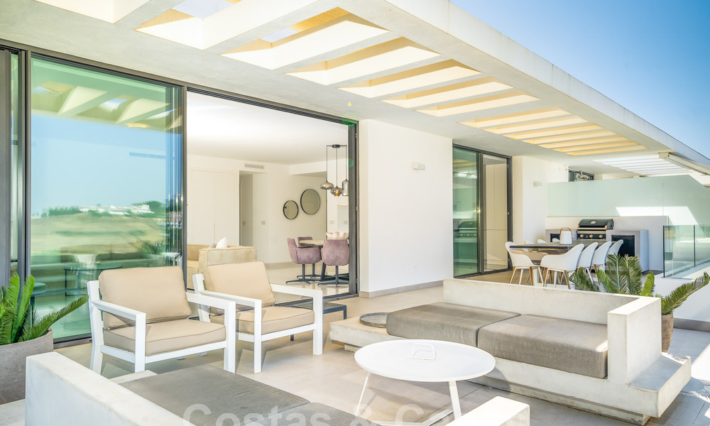 Penthouse moderne avec solarium spacieux à vendre sur le nouveau Golden Mile entre Marbella et Estepona 58794
