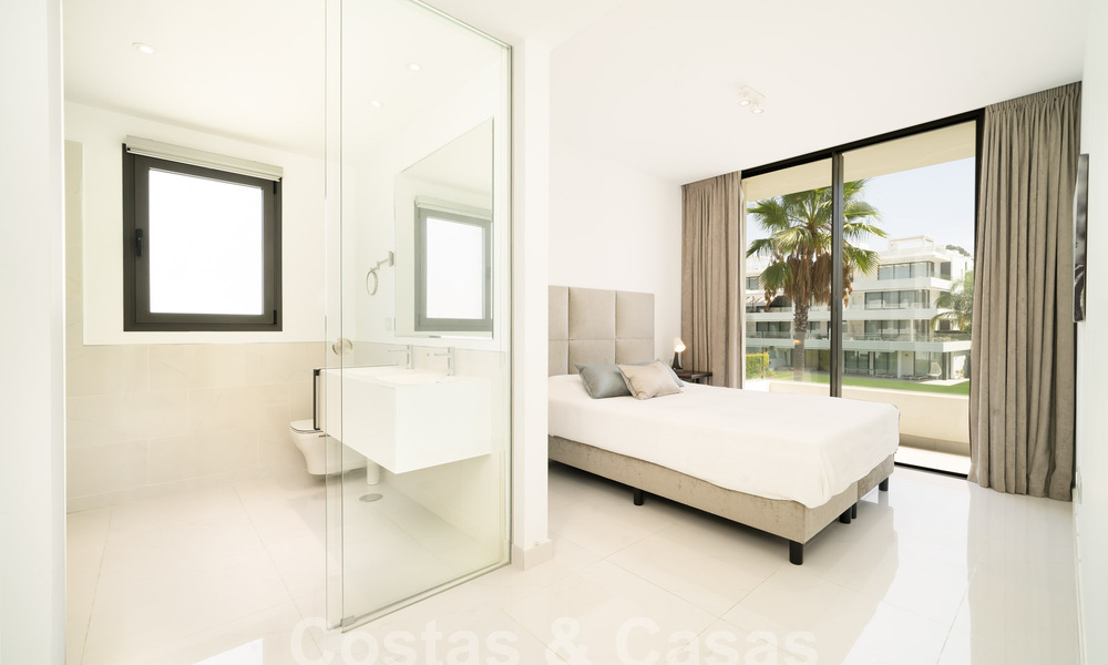 Penthouse moderne avec solarium spacieux à vendre sur le nouveau Golden Mile entre Marbella et Estepona 58799