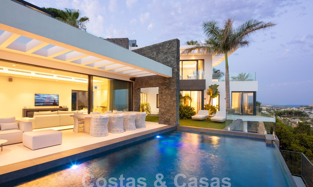 Prestigieuse villa de luxe moderne à vendre avec vue imprenable sur la mer dans une communauté fermée à Marbella - Benahavis 58695