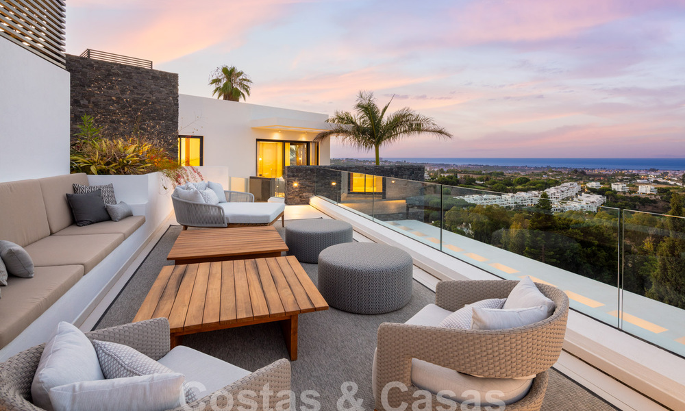 Prestigieuse villa de luxe moderne à vendre avec vue imprenable sur la mer dans une communauté fermée à Marbella - Benahavis 58699