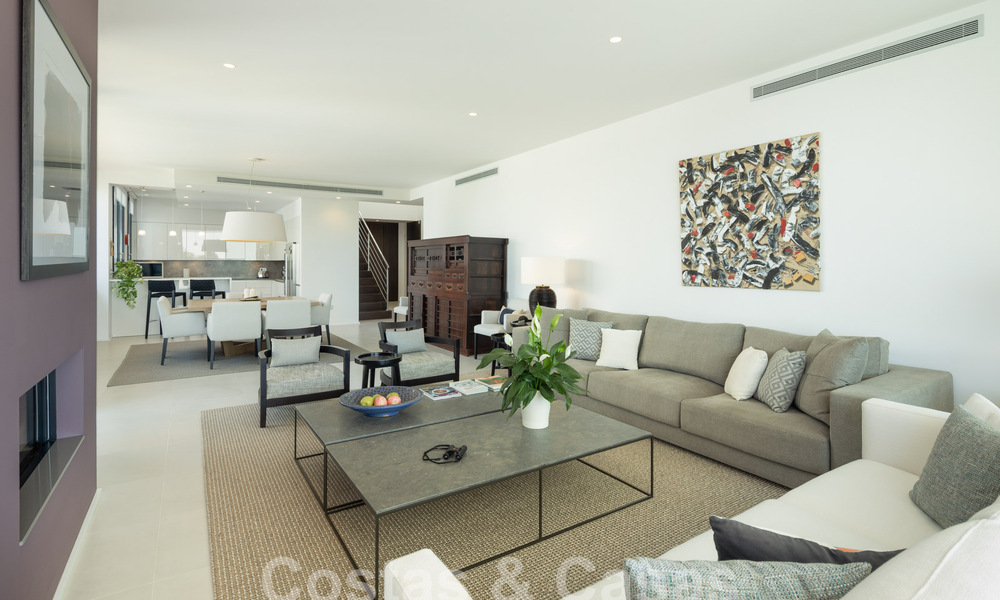 Penthouse moderne à vendre avec une vue phénoménale sur la mer dans le quartier exclusif de Sierra Blanca, Marbella 58740