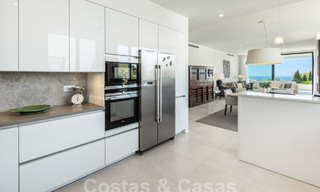 Penthouse moderne à vendre avec une vue phénoménale sur la mer dans le quartier exclusif de Sierra Blanca, Marbella 58743 