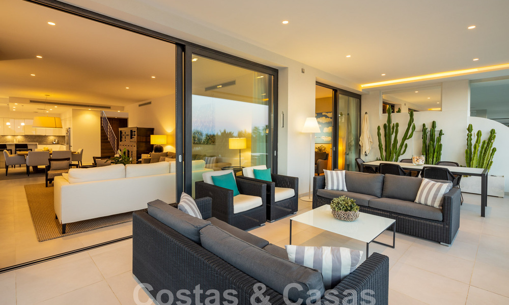 Penthouse moderne à vendre avec une vue phénoménale sur la mer dans le quartier exclusif de Sierra Blanca, Marbella 58750