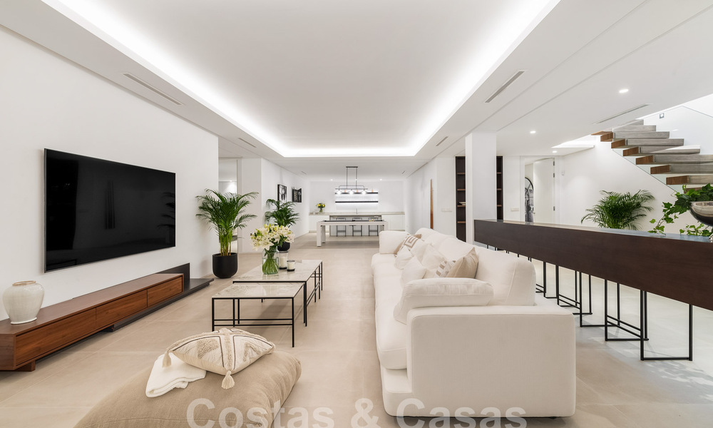 Villa contemporaine de luxe, prête à être emménagée, à vendre à distance de marche de Puerto Banus et de la plage à San Pedro, Marbella 59009
